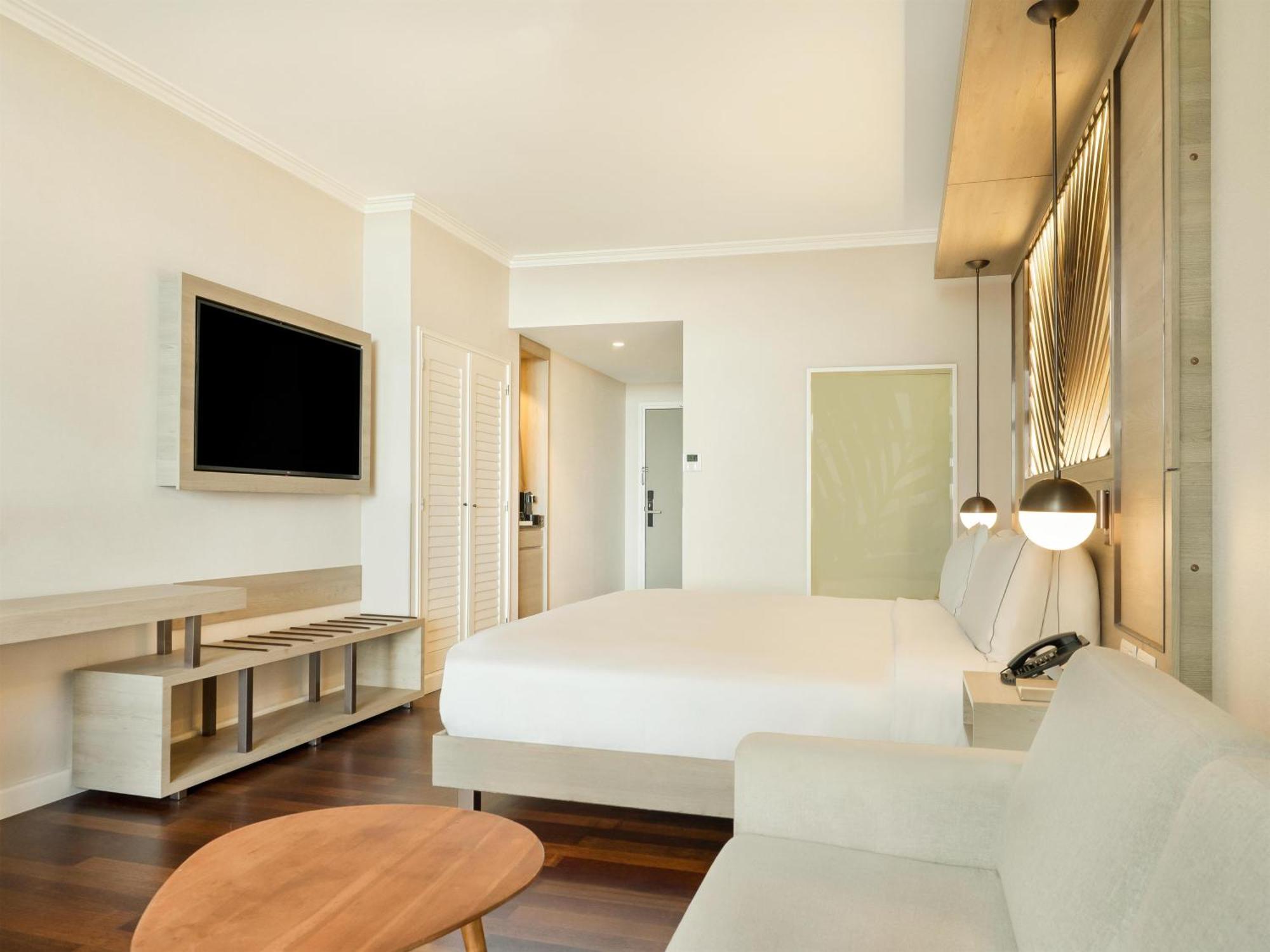 King Room Garden View